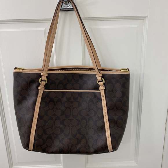 **NEW PRICE**COACH Zip top tote signature canvas NWOT  AUTHENTIC! - Picture 2 of 7